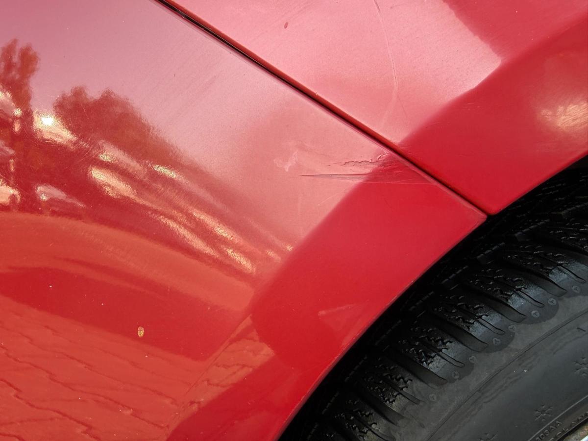 Renault Clio 3 original Stoßstange Stoßfänger vorn OV727 Rot Facelift BJ09